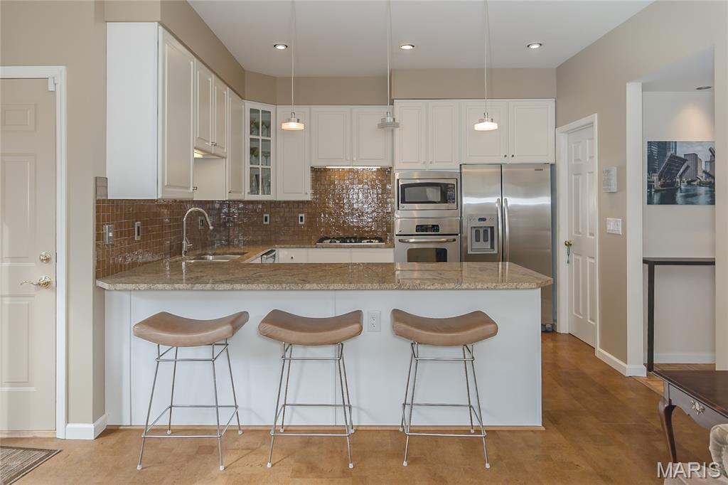 Village Of Universtiy Place 3 The - Residential