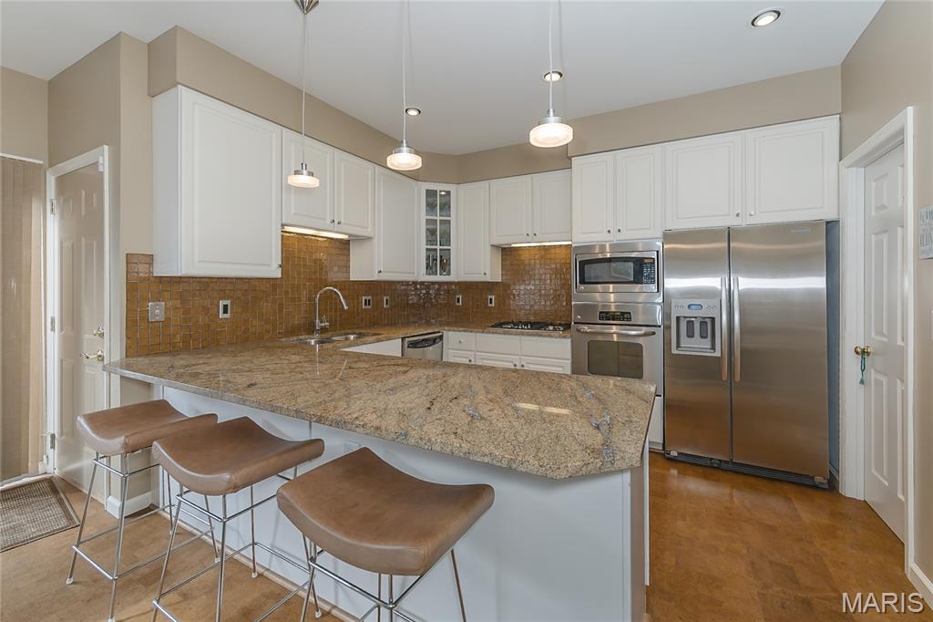 Village Of Universtiy Place 3 The - Residential