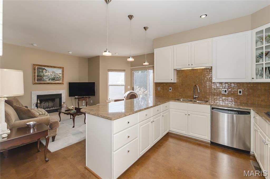 Village Of Universtiy Place 3 The - Residential