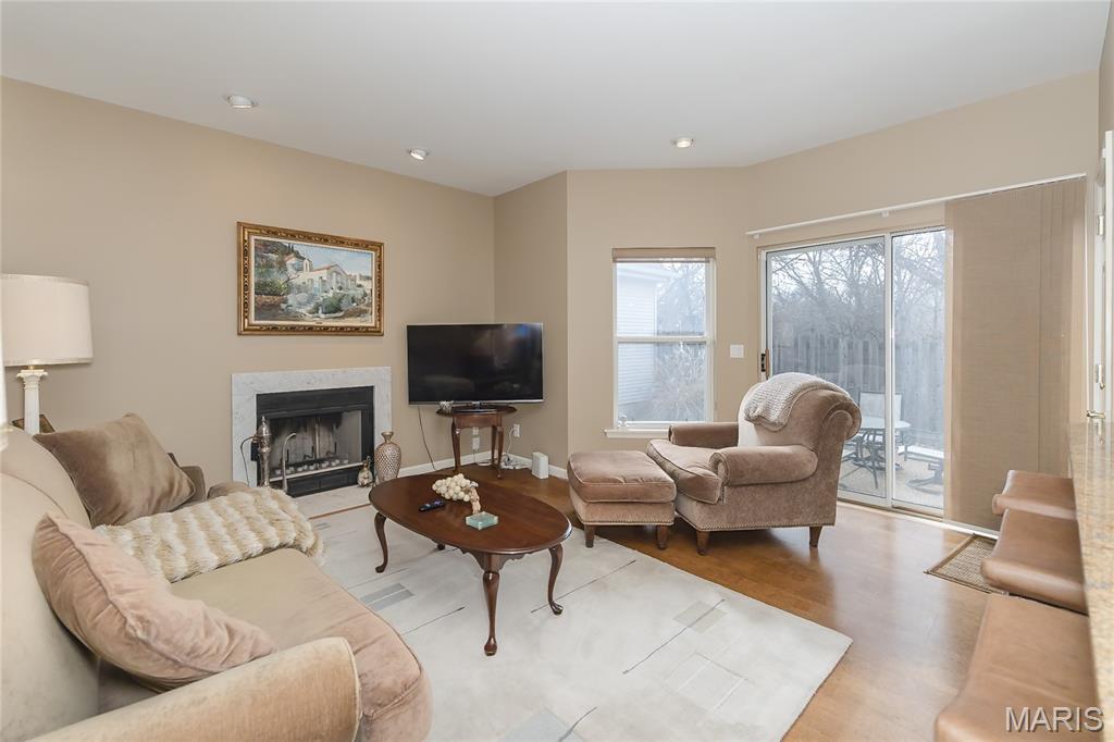 Village Of Universtiy Place 3 The - Residential