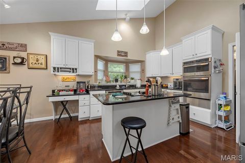 Tiny photo for 818 Brae Court #30, Chesterfield, MO 63017 (MLS # 26009941)