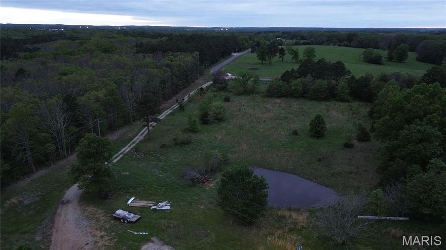 Surveyed 3 acres of land with restrictions on deed. Close to Shawnee Mac Lakes. no utilities This is for comp purposes only.