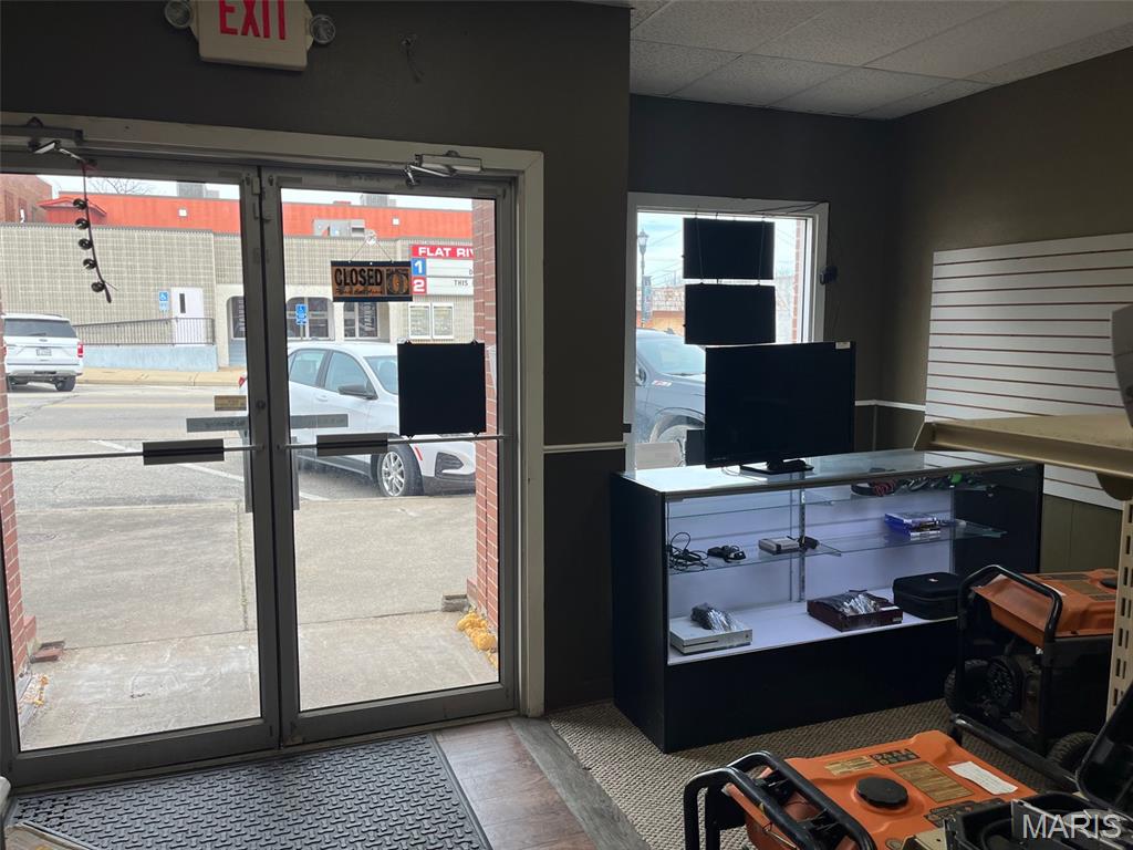 Town/Flat River - Commercial Sale