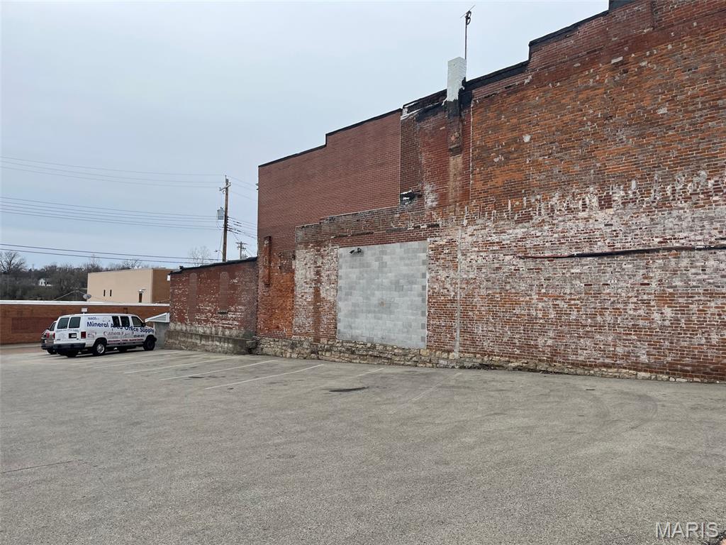 Town/Flat River - Commercial Sale