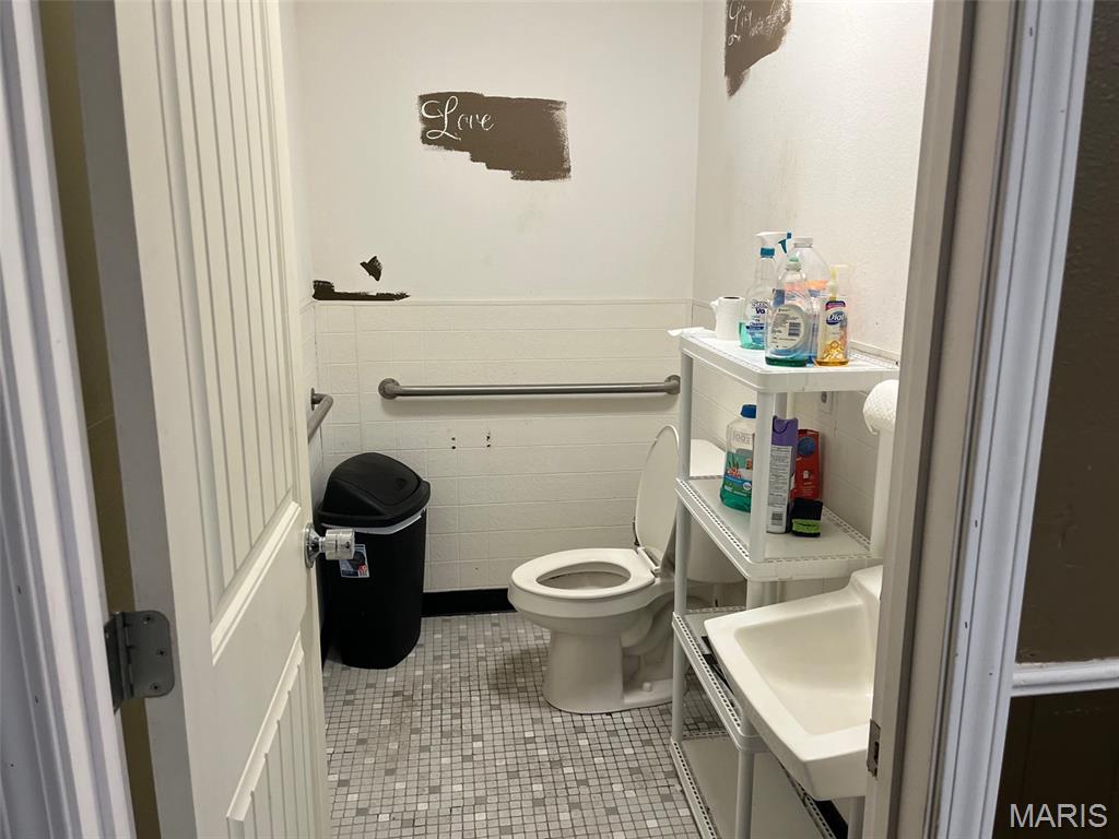 Town/Flat River - Commercial Sale