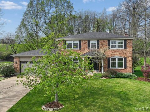 Photo of 605 Waterford Ridge Court, Ballwin, MO 63021 (MLS # 26019671)