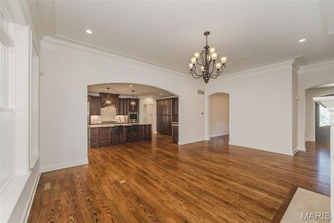 Tiny photo for 30 Meadowbrook Country Club Estate, Ballwin, MO 63011 (MLS # 26010259)