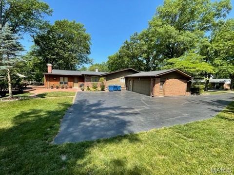 Tiny photo for 502 Richley Drive, Chesterfield, MO 63017 (MLS # 25082479)