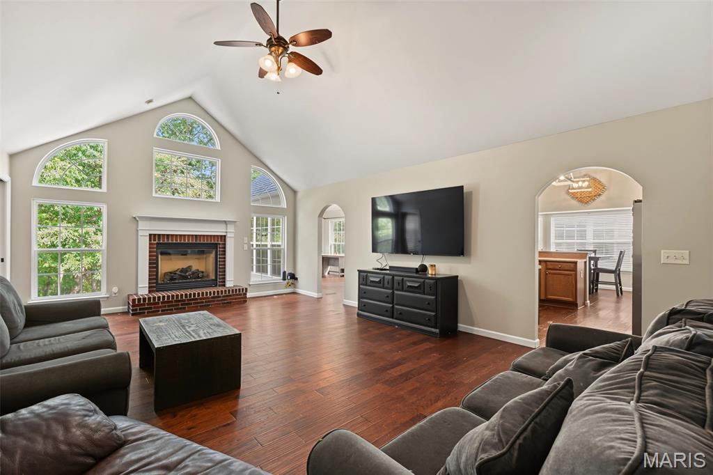 521 Sceptre Road