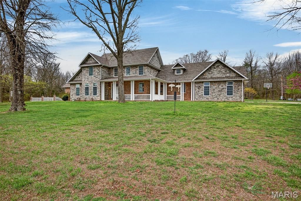 Photo of 16495 Pecan Drive, Lebanon, MO 65536 (MLS # 26020337)