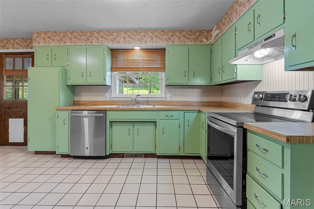 Woodland Hills Estate - Residential