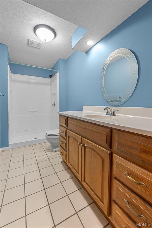 Woodland Hills Estate - Residential