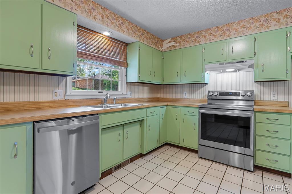 Woodland Hills Estate - Residential