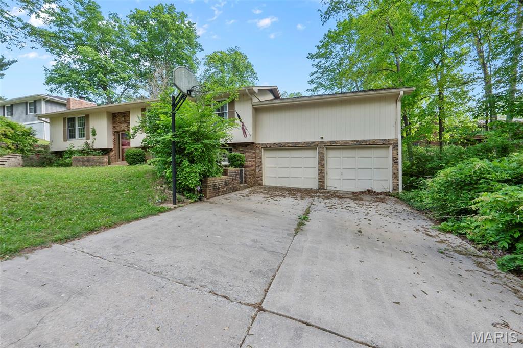 Woodland Hills Estate - Residential