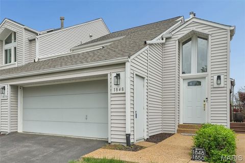 Photo of 1848 Ridgeview Circle Drive, Ballwin, MO 63021 (MLS # 26023003)