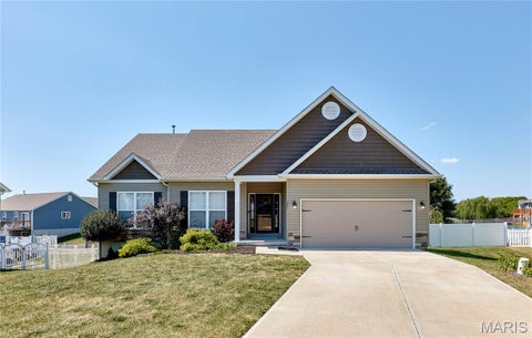 Photo of 571 Newcastle Drive, Troy, MO 63379 (MLS # 26056618)