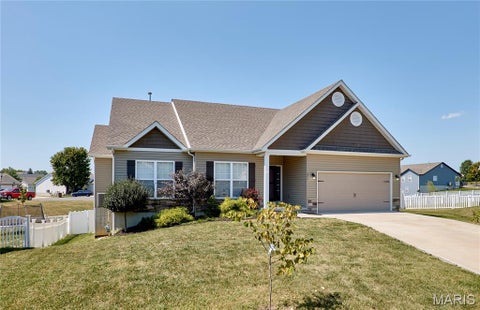 Tiny photo for 571 Newcastle Drive, Troy, MO 63379 (MLS # 26056618)