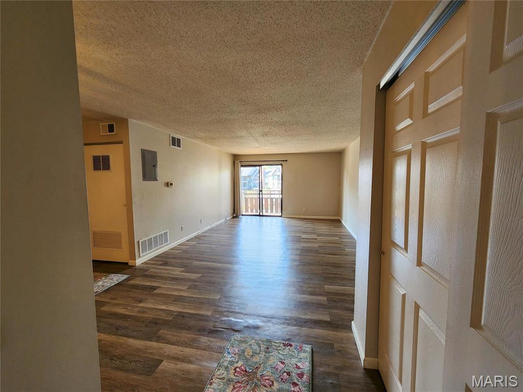 Photo of 1465 Heritage Landing LNDG #304, Unincorporated, MO 63303 (MLS # 26052299)