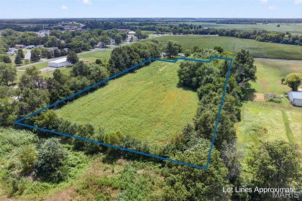 1103 E BOWMAN DR, GREENVILLE, IL 62246 - Image 40bb0cdd5cda4ea6c27c84e8daf6895f/2452262500