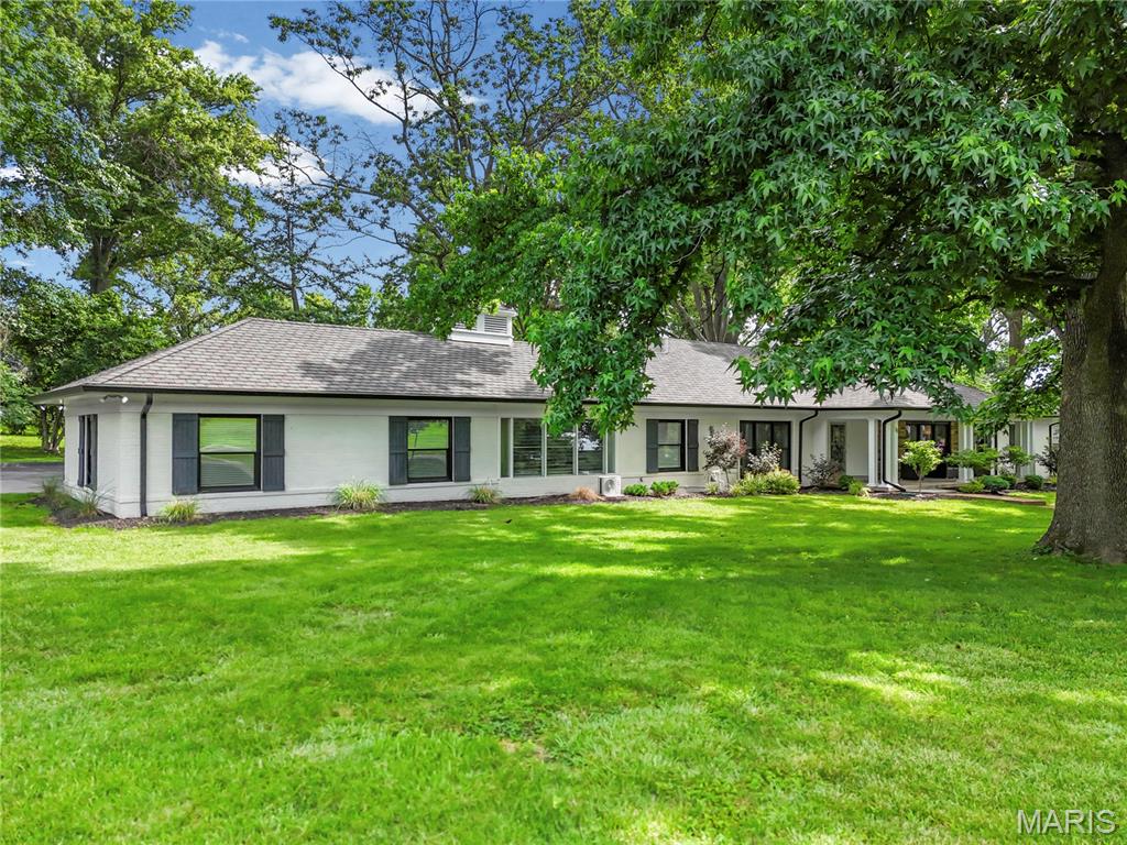 18 Country Aire Drive