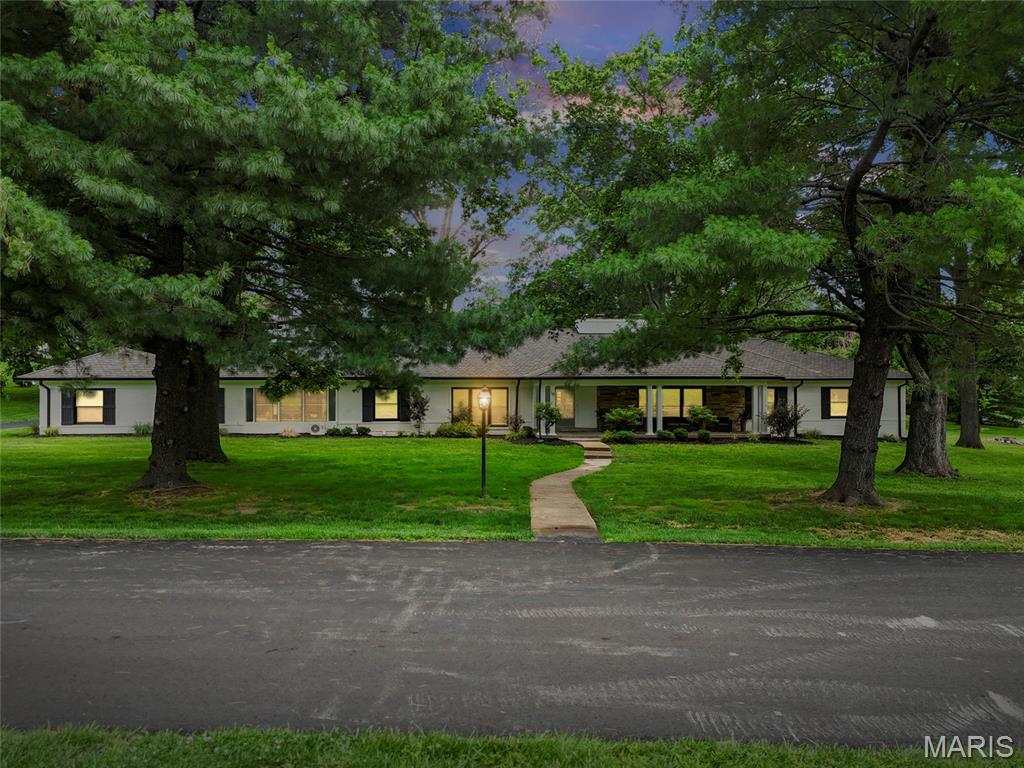 18 Country Aire Drive