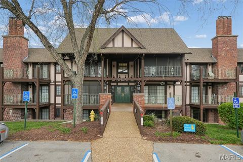 Photo of 1436 Heritage Landing #32, St Charles, MO 63303 (MLS # 26015732)