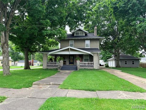 Photo of 829 E 1st North Street, Carlinville, IL 62626 (MLS # 26031526)