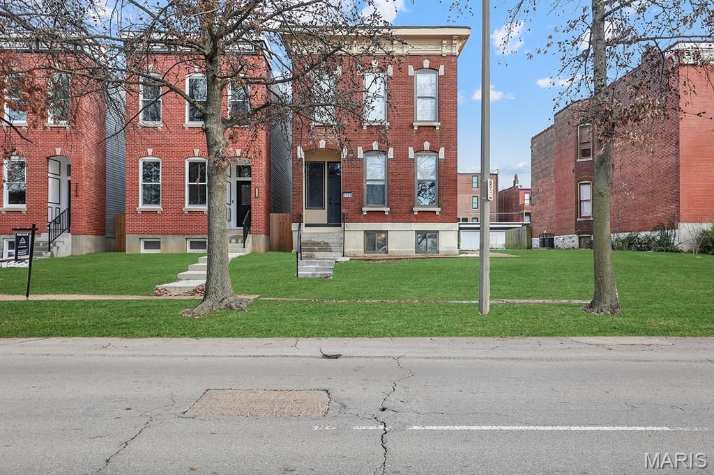 Photo of 2262 S Jefferson Avenue, St Louis, MO 63104 (MLS # 25080905)