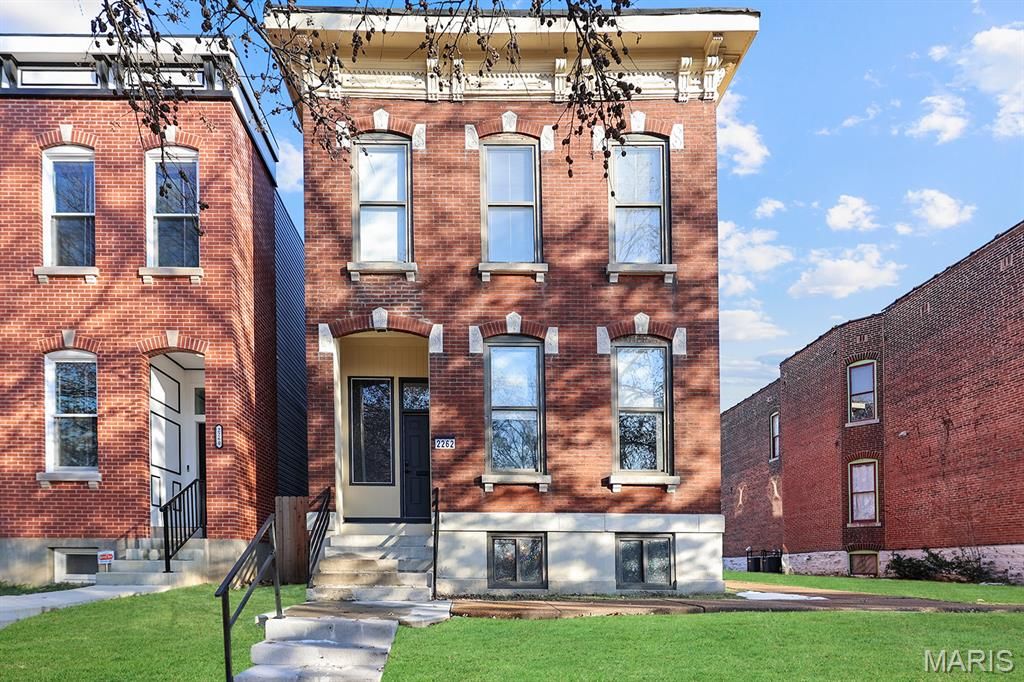 Photo of 2262 S Jefferson Avenue, St Louis, MO 63104 (MLS # 25080905)