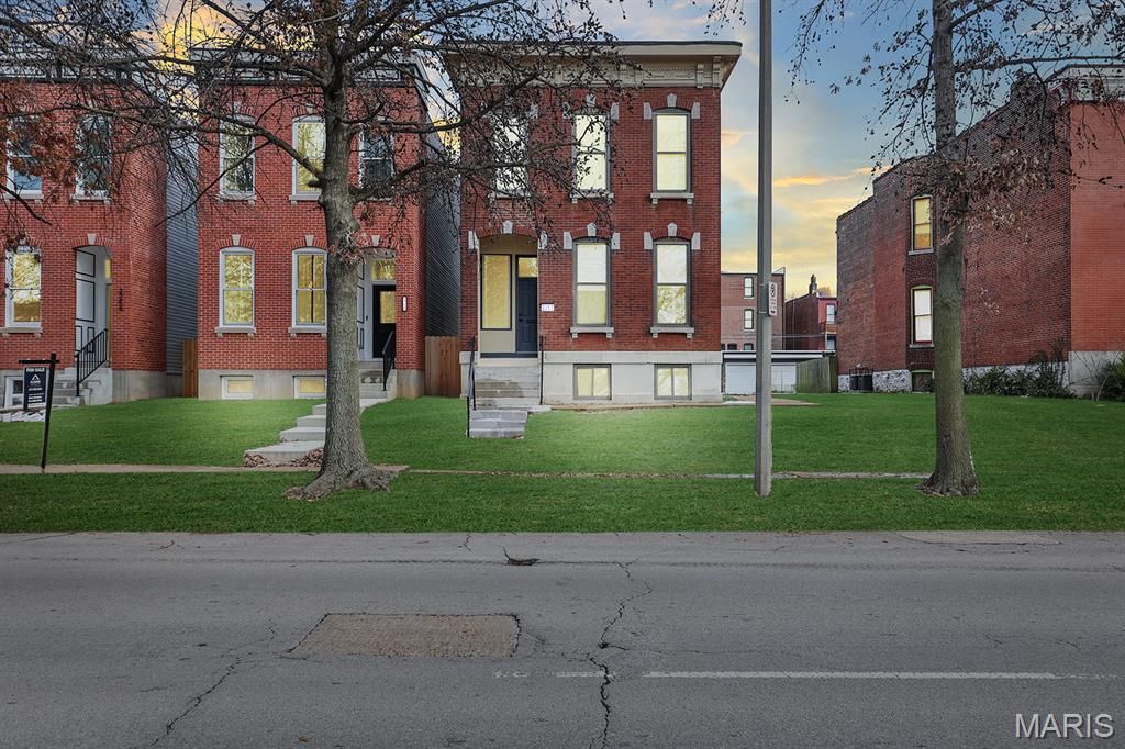 Photo of 2262 S Jefferson Avenue, St Louis, MO 63104 (MLS # 25080905)