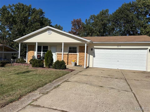 Photo of 107 Clear Creek Drive, OFallon, MO 63366 (MLS # 26069595)