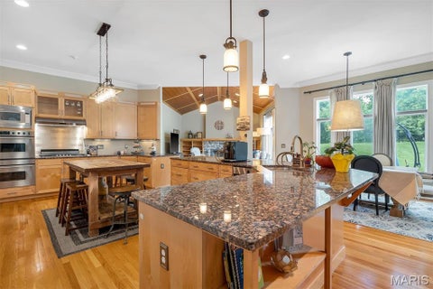 Tiny photo for 845 Coulange Court, Creve Coeur, MO 63141 (MLS # 26037242)