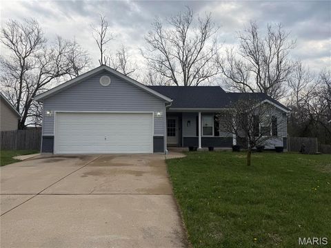 Photo of 308 Excalibur Boulevard, Troy, MO 63379 (MLS # 26019281)