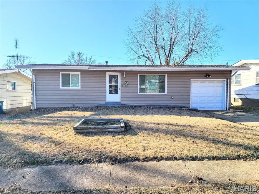 Back on market for sale. Ready to move in* No traffic thru street. Are you looking for a Ranch house with 3 bedrooms, a walk-in closet* 1.5 baths, main floor family room, full basement with a laundry room. Updated baths and big open kitchen with appliances that includes a gas range/stove, dishwasher, garbage disposal, refrigerator and a food pantry* An outside that includes a 1 car garage,  A fully fence back yard* Updated windows, roof, siding, air conditioning unit, plumbing stack, main electric panel was all updated in the last 5 years? Sounds like a house your' looking for at a fair  price? If so then schedule a viewing with your real estate professional asap. Hurry. It may to hard to fine a house on a quite street for this price with all these features. "By the way-it also comes with a 1 year Choice Home Warranty Plan. "Write your full price offer after viewing your new house. 1st come. Ask your agent about completed inspections.