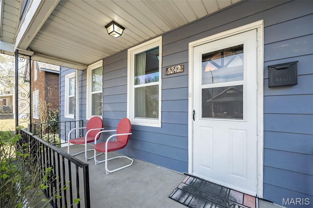Photo of 5242 Quincy Street, St Louis, MO 63109 (MLS # 26021050)