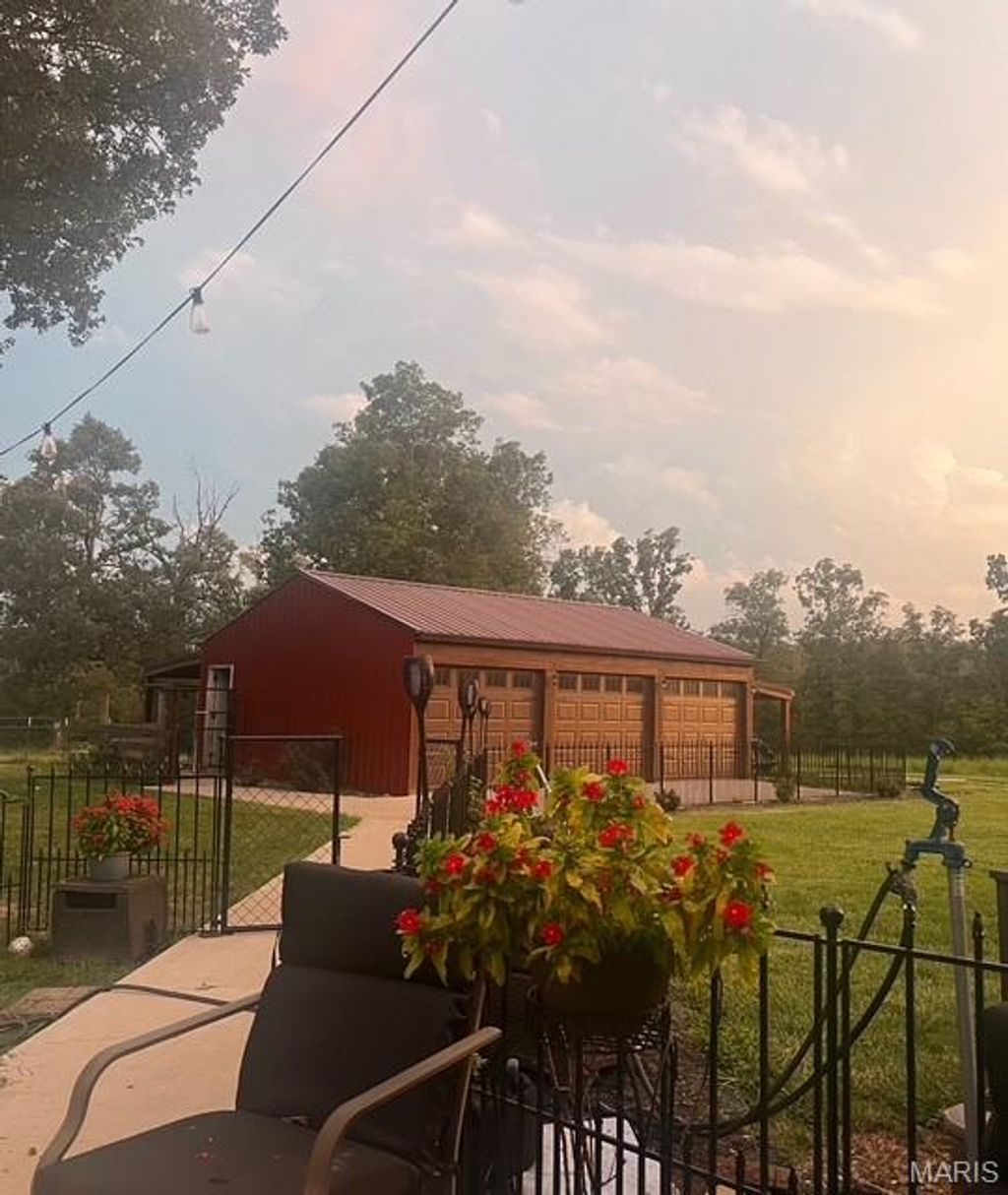 Photo of 1504 Ferd Lane, Owensville, MO 65066 (MLS # 25072752)