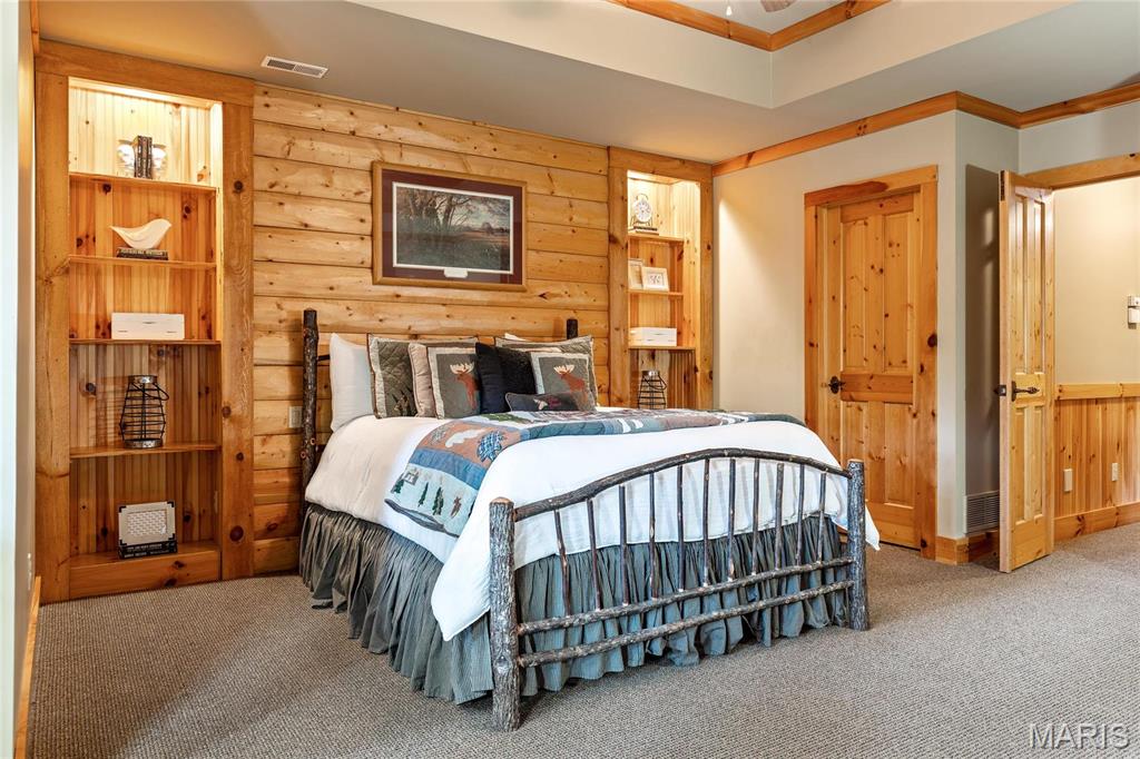 Whitmoor Upper Rdwy & Esmt - Residential