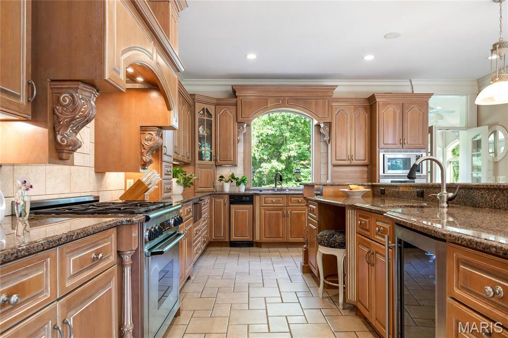 Whitmoor Upper Rdwy & Esmt - Residential