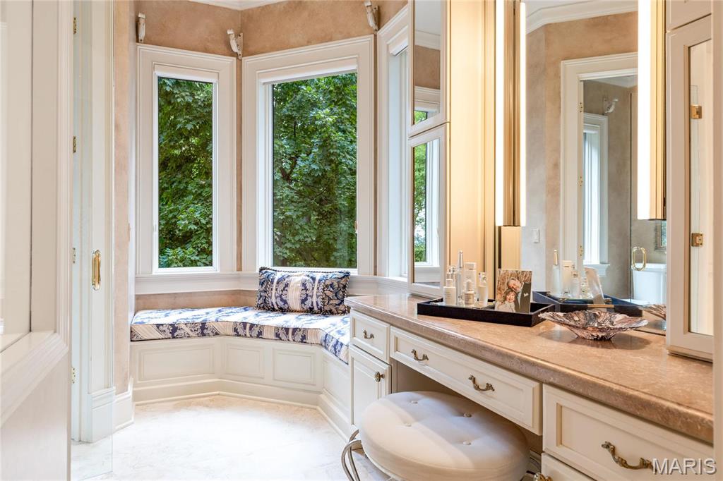 Whitmoor Upper Rdwy & Esmt - Residential