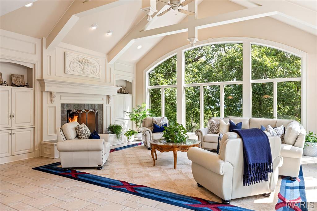 Whitmoor Upper Rdwy & Esmt - Residential