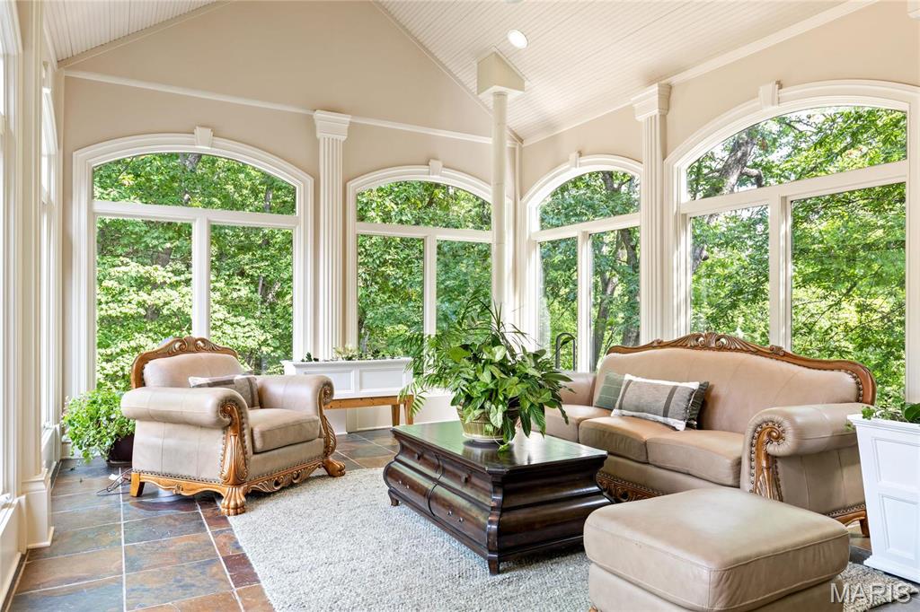 Whitmoor Upper Rdwy & Esmt - Residential