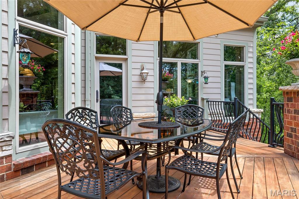 Whitmoor Upper Rdwy & Esmt - Residential