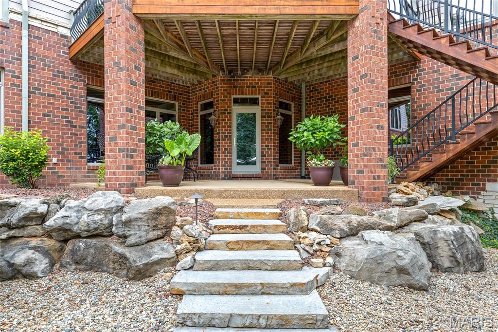 Whitmoor Upper Rdwy & Esmt - Residential