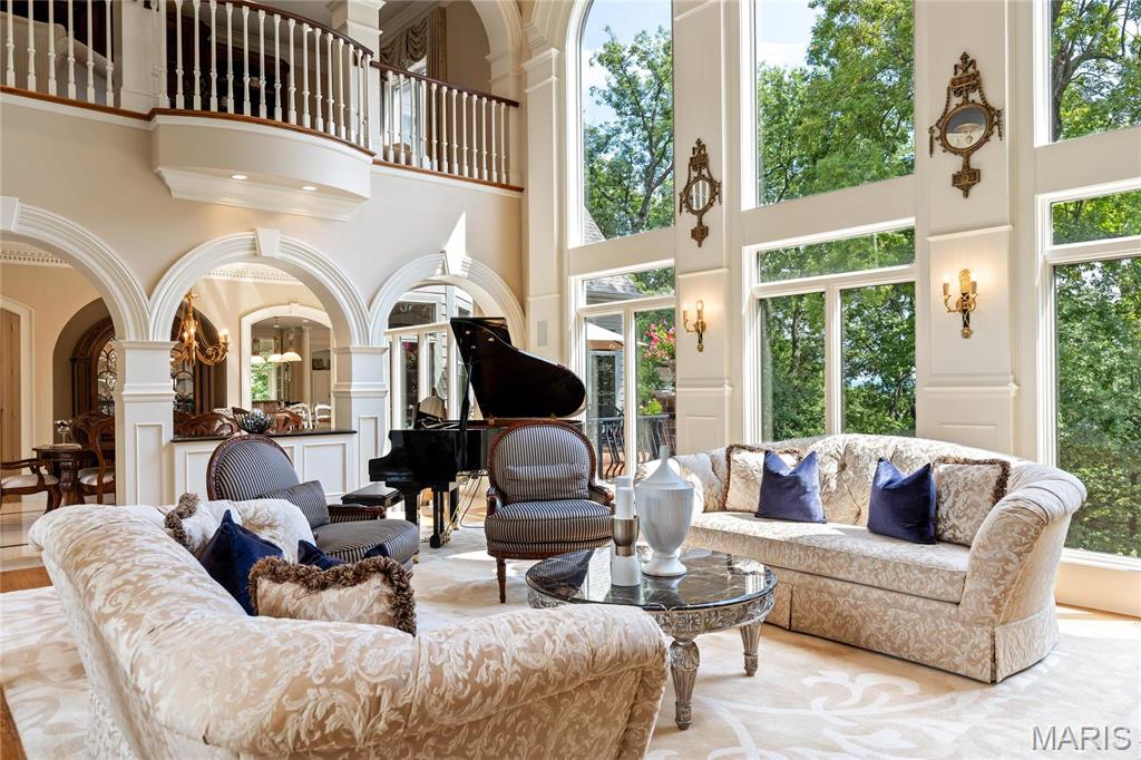 Whitmoor Upper Rdwy & Esmt - Residential