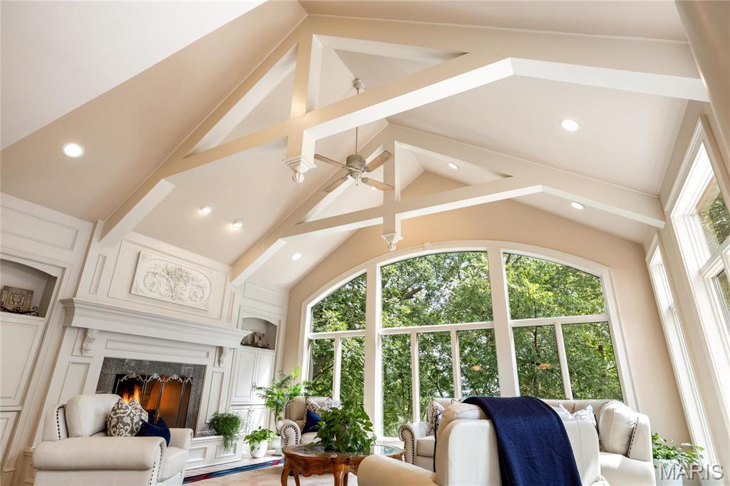 Whitmoor Upper Rdwy & Esmt - Residential