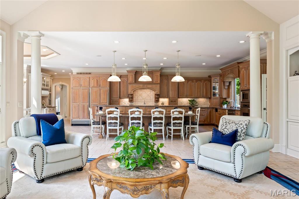 Whitmoor Upper Rdwy & Esmt - Residential