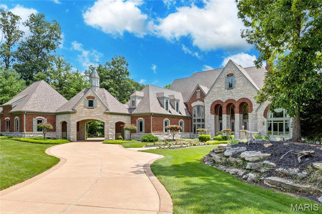 4 Upper Whitmoor Drive