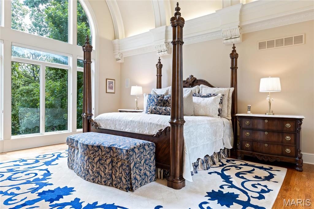 Whitmoor Upper Rdwy & Esmt - Residential