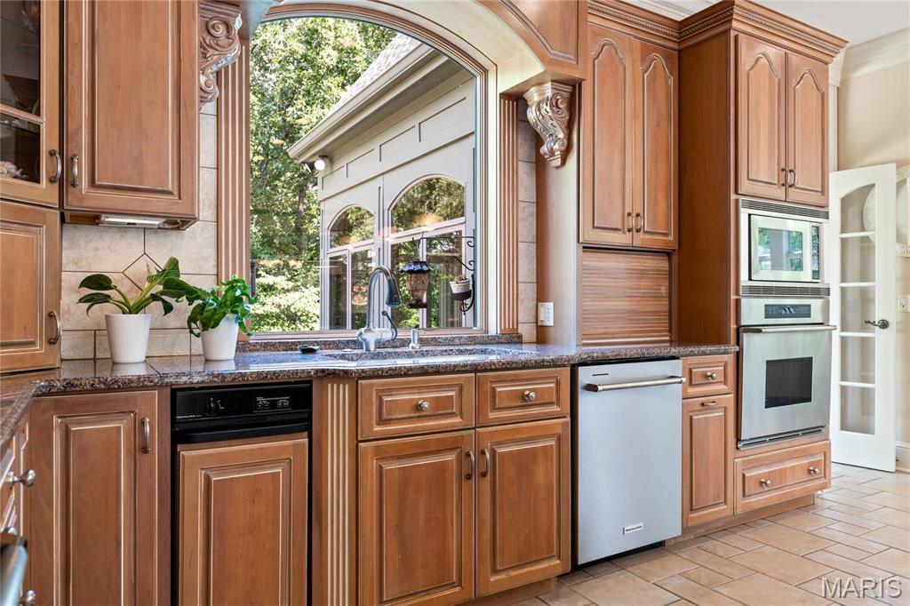 Whitmoor Upper Rdwy & Esmt - Residential