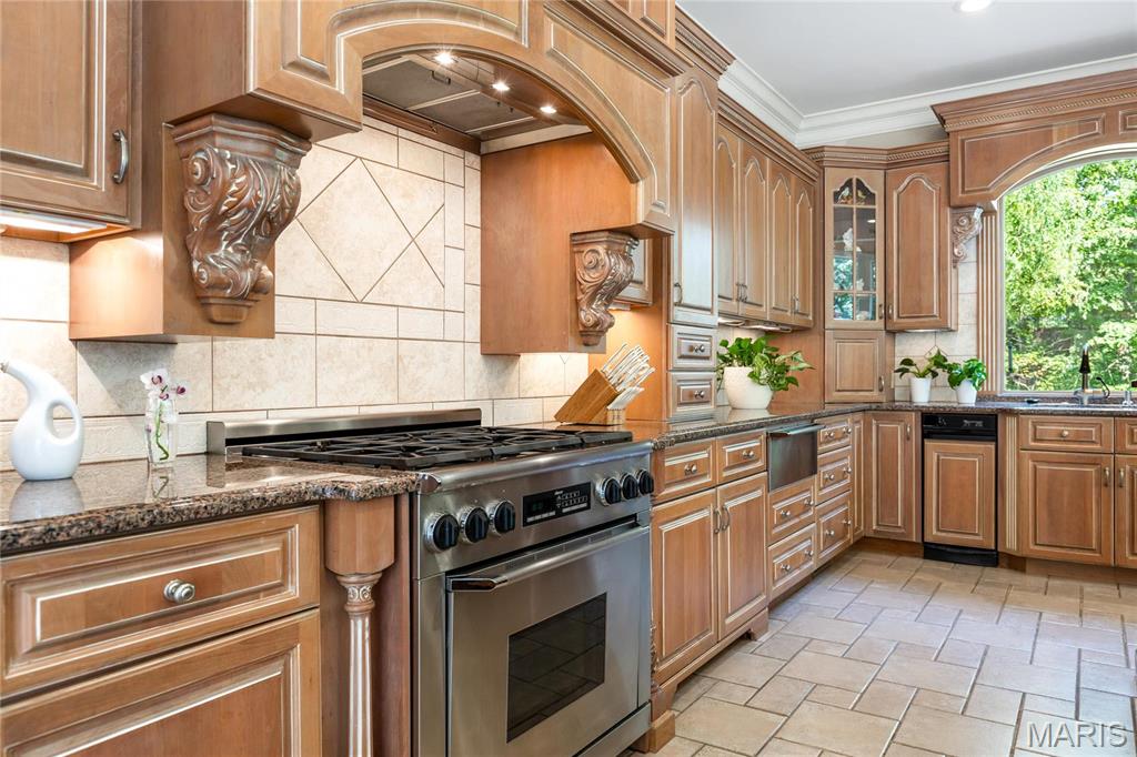 Whitmoor Upper Rdwy & Esmt - Residential